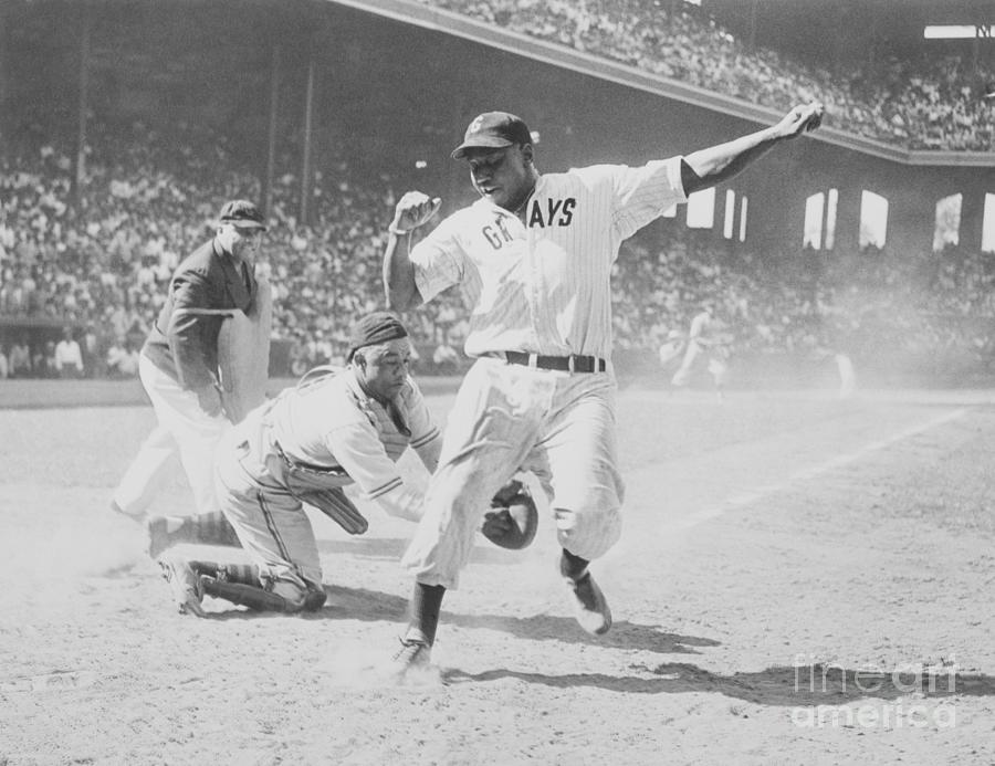 Josh Gibson Being Tagged Out At Home Photograph by Bettmann
