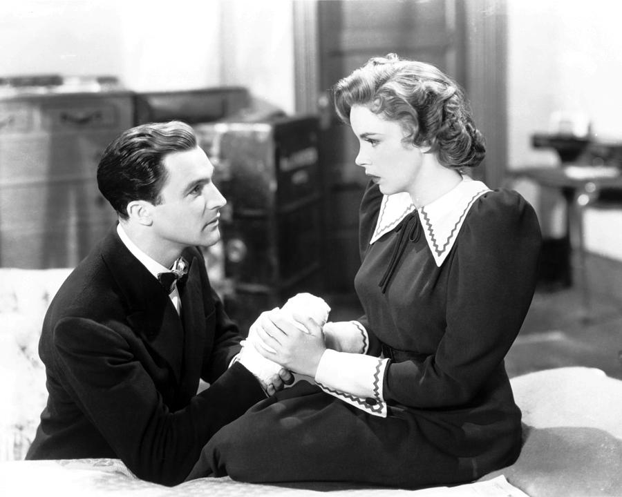 Judy Garland And Gene Kelly Holding Hands Photograph by Globe Photos ...