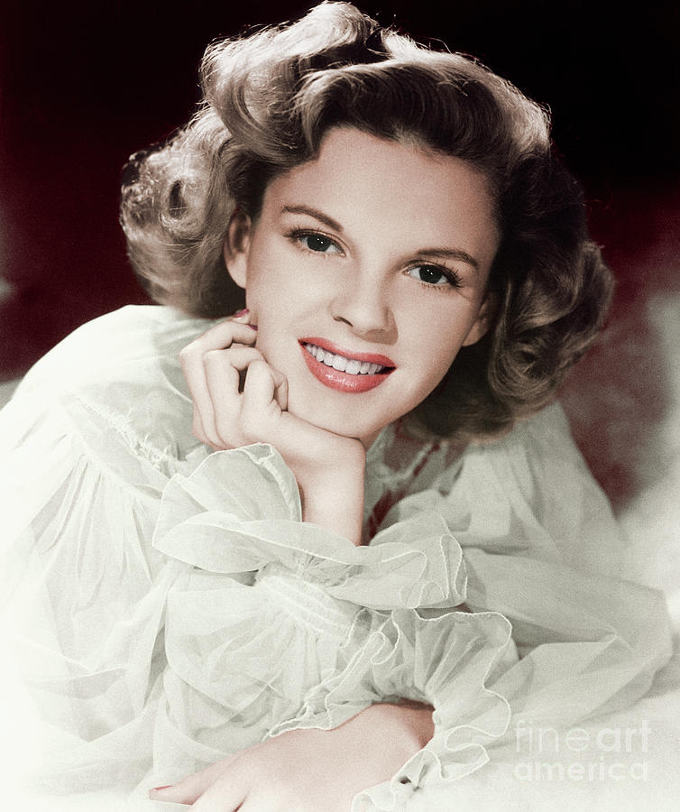 Judy Garland Photograph by Bettmann