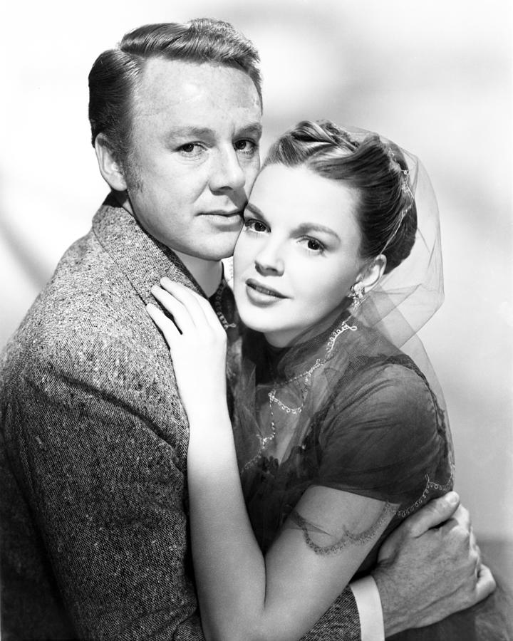 Judy Garland Embracing Van Johnson Photograph by Globe Photos - Fine ...