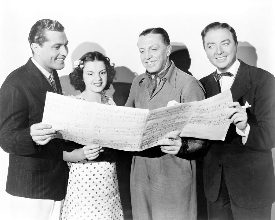 Judy Garland Standing With Jack Haley, Alan Ladd And Tony Martin ...