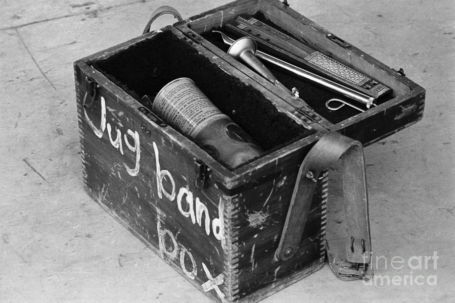 Jug Band Box At Newport Photograph by The Estate Of David Gahr