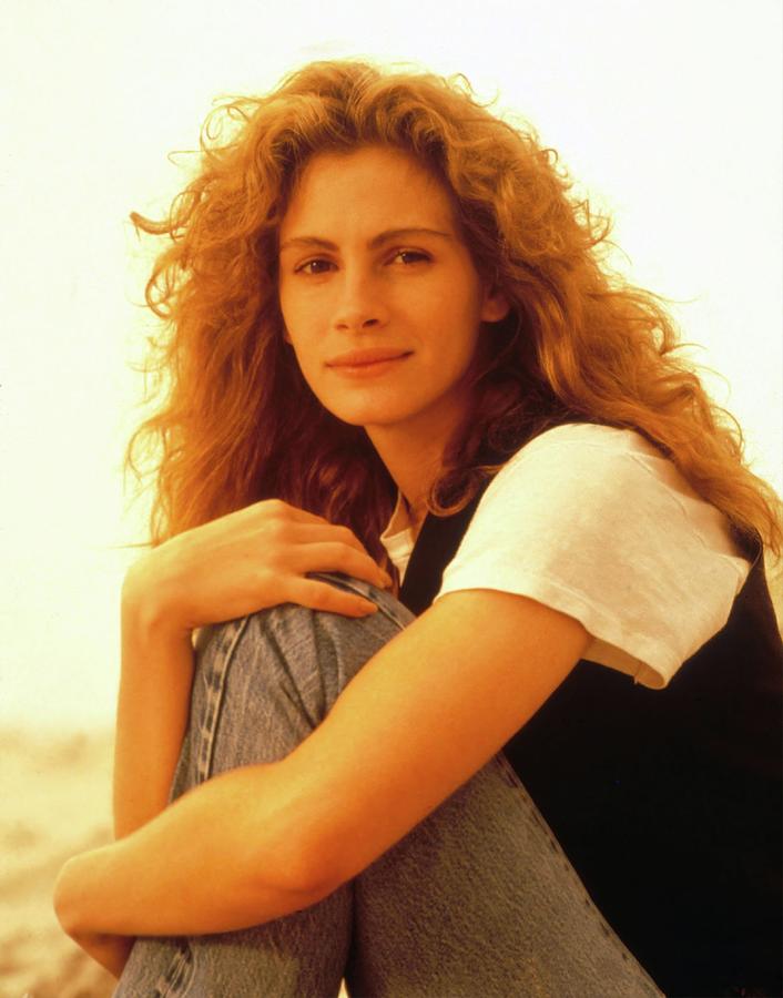 JULIA ROBERTS in SLEEPING WITH THE ENEMY -1991-. Photograph by Album