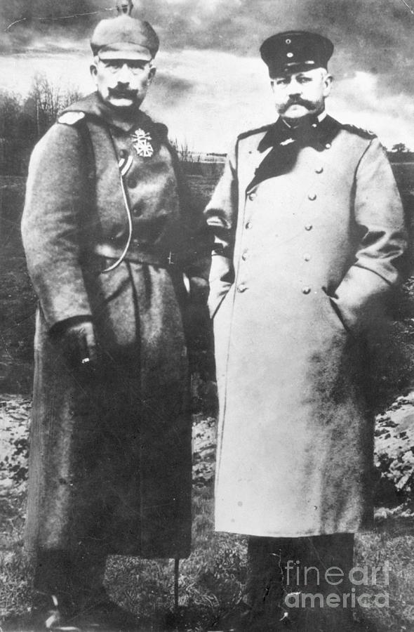 Kaiser Wilhelm Posing With Paul Von Photograph by Bettmann
