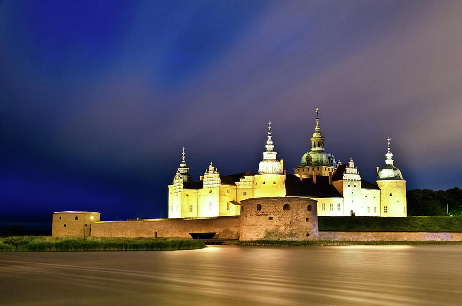 Kalmar Castle Photograph by Ferrantraite