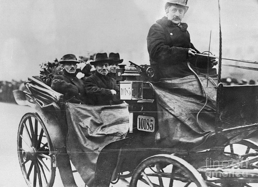 Karl Liebknecht In Carriage Photograph by Bettmann