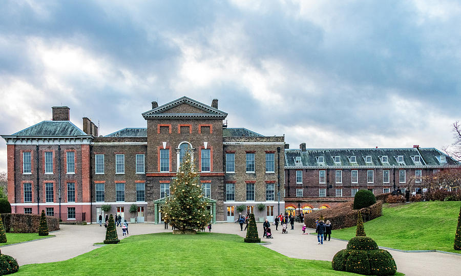 Christmas at Kensington Palace, Front View Photograph by Marcy Wielfaert