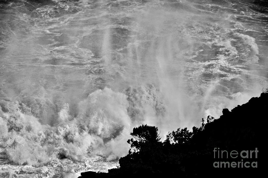 Kilauea Point Storm Waves Photograph by Debra Banks