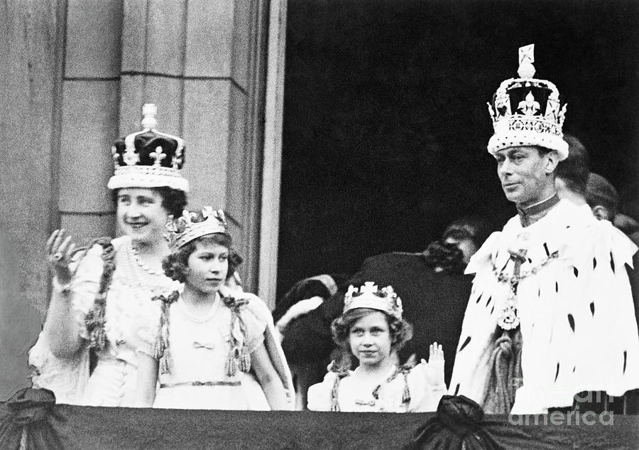 King George Vi And Family In Royal Photograph by Bettmann