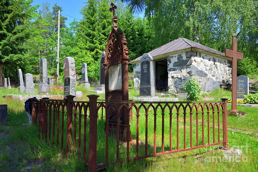Kisko Old Cemetery Photograph
