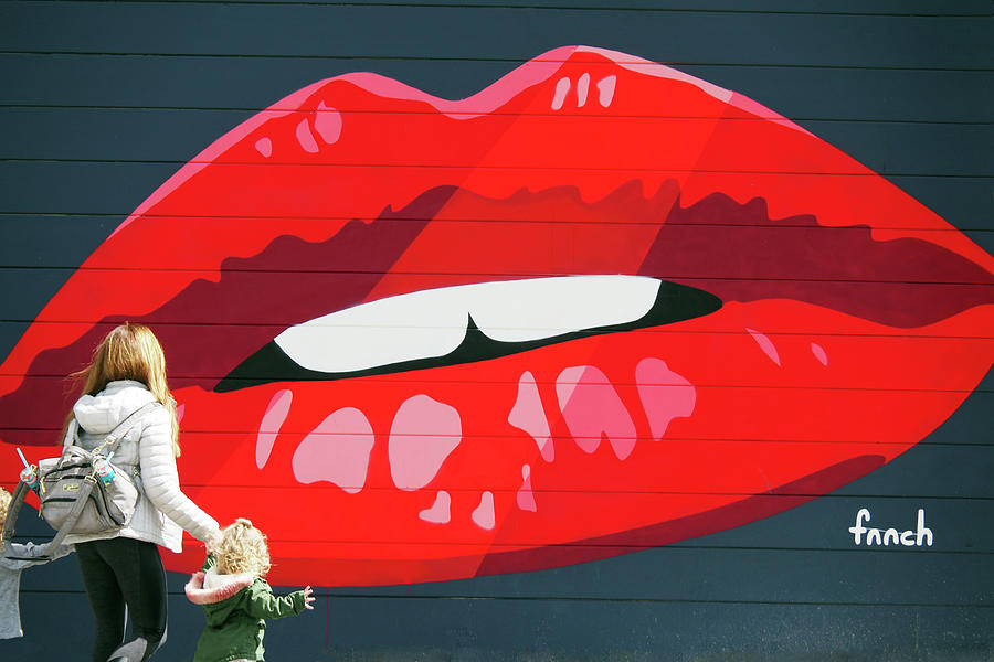 Kiss from San Francisco Photograph by Dragan Kudjerski