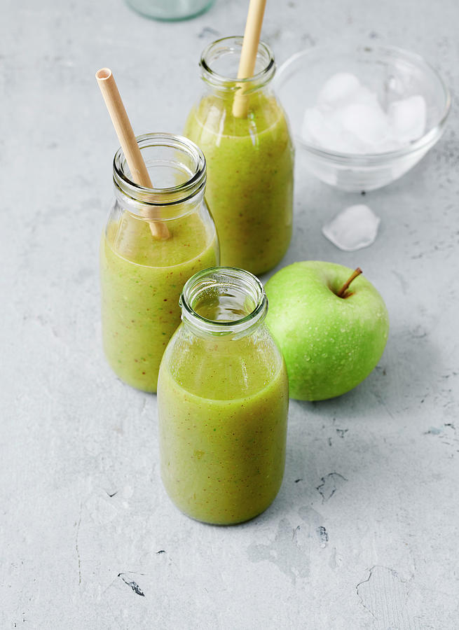 Kiwi, Lettuce And Apple Smoothies Photograph by Stefan Schulte-ladbeck