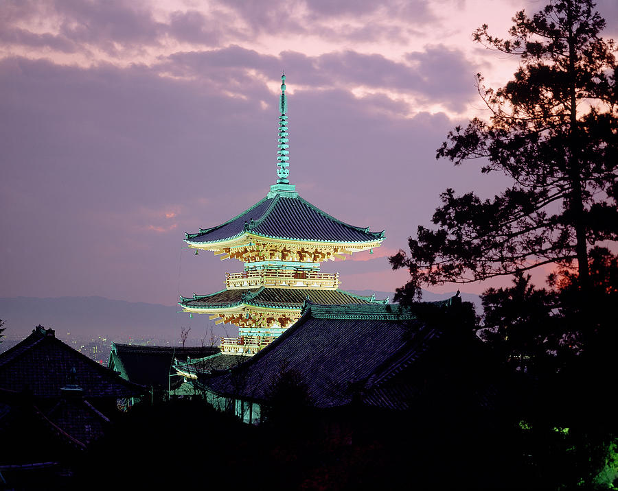 Kiyomizu Temple, Kyoto, Japan Photograph by Hiroshi Higuchi