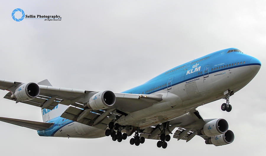KLM - City of Calgary  Photograph by Frank Sellin