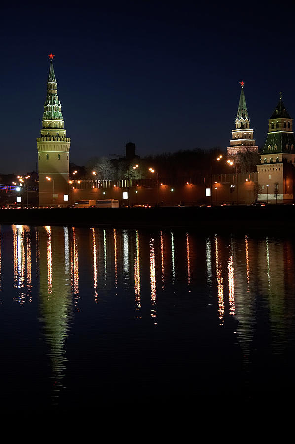 Kremlin At Night Photograph by Duckbay