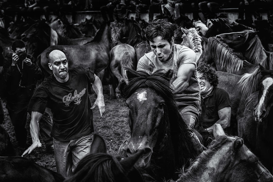 Daredevil Photograph - La Batalla by Alfonso Maseda Varela
