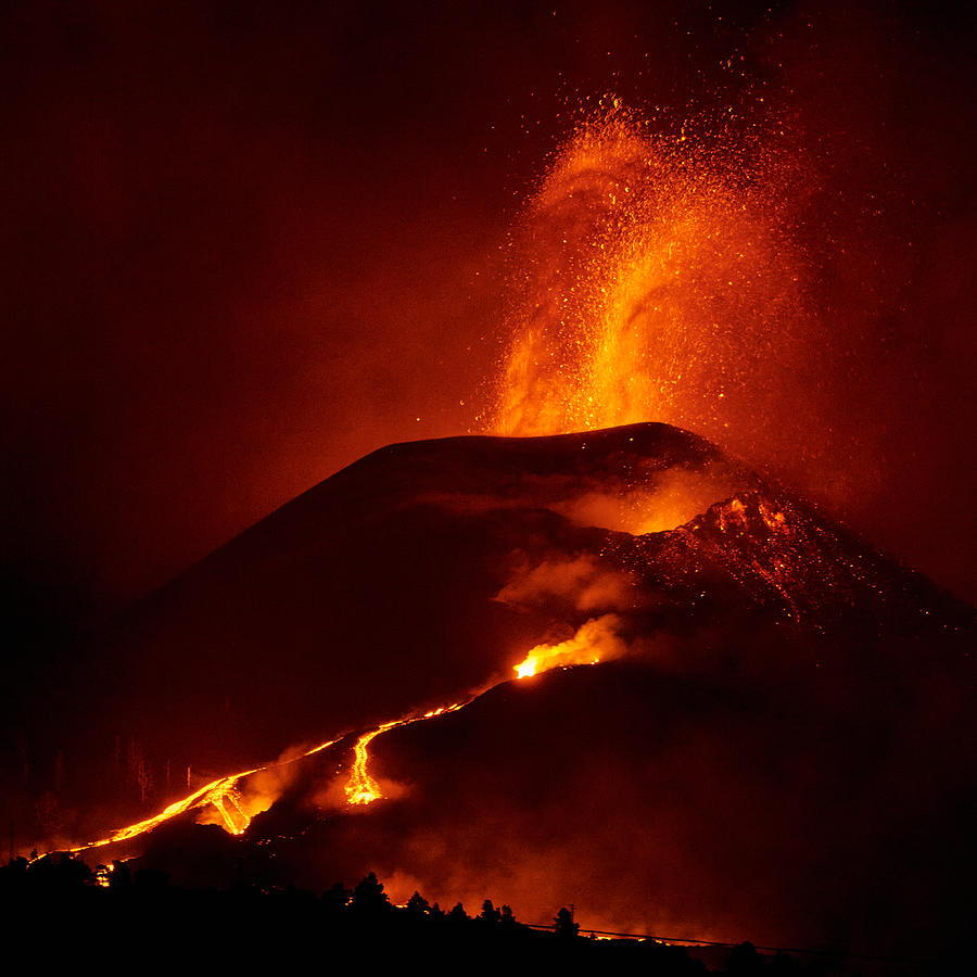 Nature Photograph - La Palma Volcano Eruption by Jose A. Parra