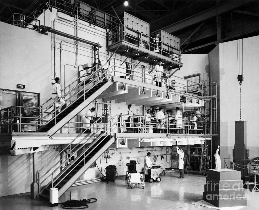 Laboratory Technicians On Reactor Photograph by Bettmann