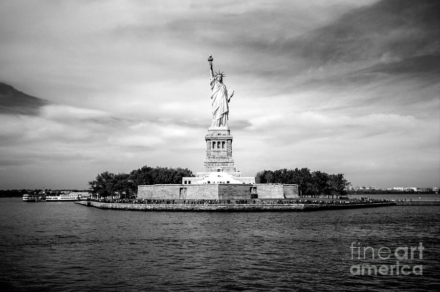 Lady Liberty Digital Art by Michael Graham