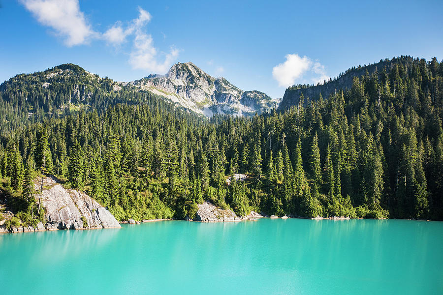 Lake And Mountain View In The Coast Mountain Range, Near Vancouver ...