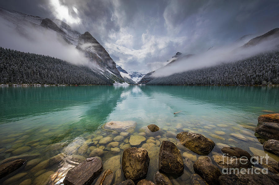 Lake Louise Misty Dawn Photograph by Inge Johnsson
