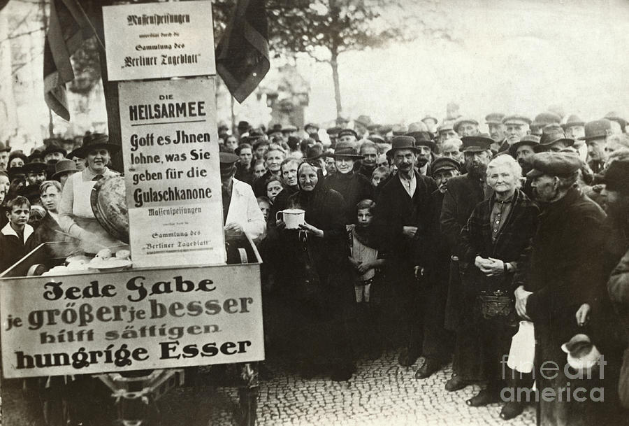 Large Crowd Of Germans Waiting For Food Photograph by Bettmann
