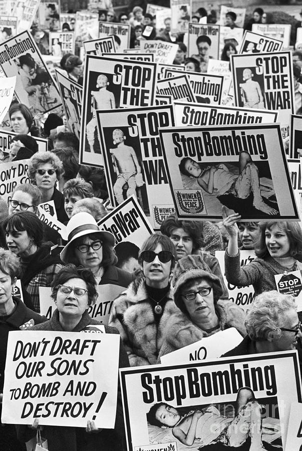 Large Crowd Of Women Holding Signs Photograph by Bettmann