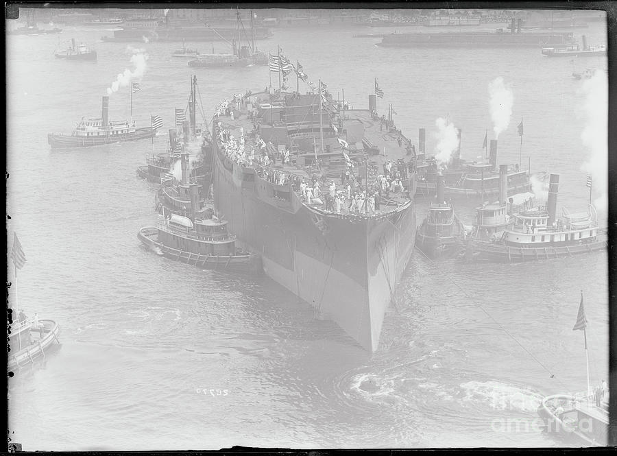 Large Ship En Route Photograph by Bettmann
