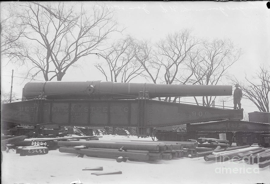 Largest Gun In The U.s. Sent To Panama Photograph by Bettmann