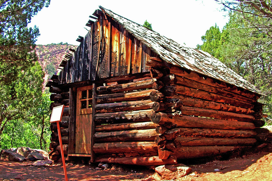 Larson Cabin On Taylor Creek Trail In Kolob Canyons In Zion