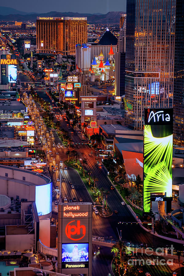  Elevated View Las Vegas Strip After Sunset Photo Art Print  Black Wood Framed Poster 20x14: Posters & Prints