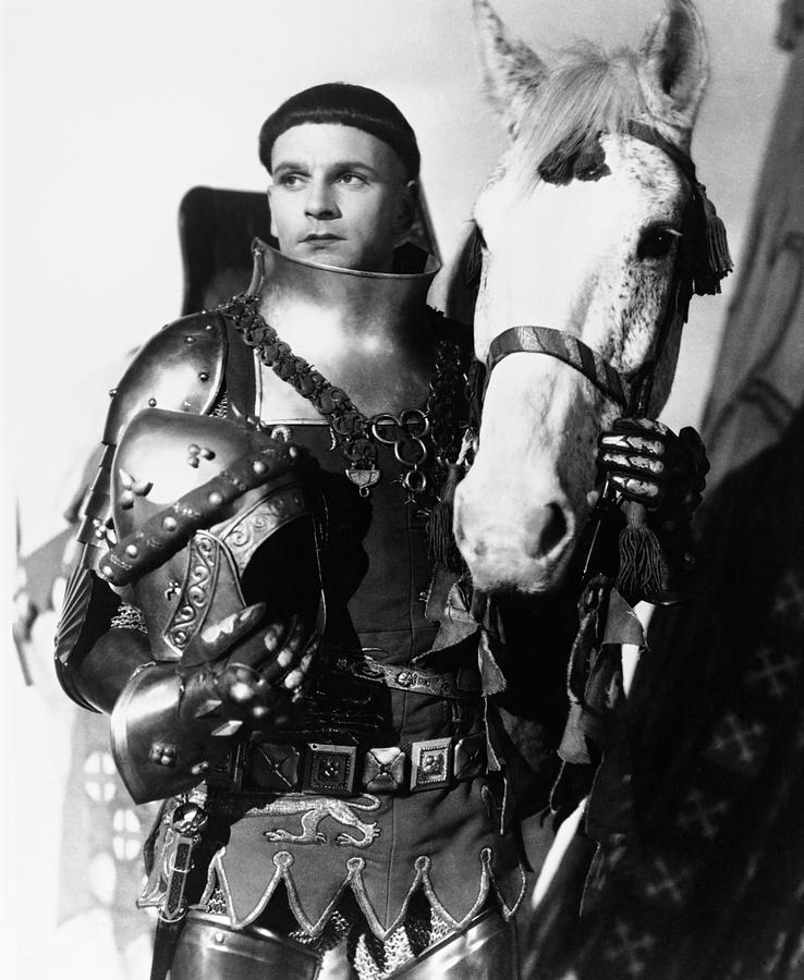 LAURENCE OLIVIER in HENRY V -1944-. Photograph by Album