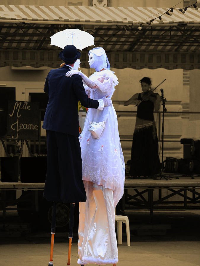 Le Couple Dansant Photograph by Jorg Becker