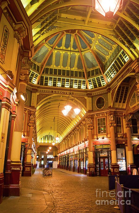 Architecture Photograph - Leadenhall Market At Night by Mark Williamson/science Photo Library