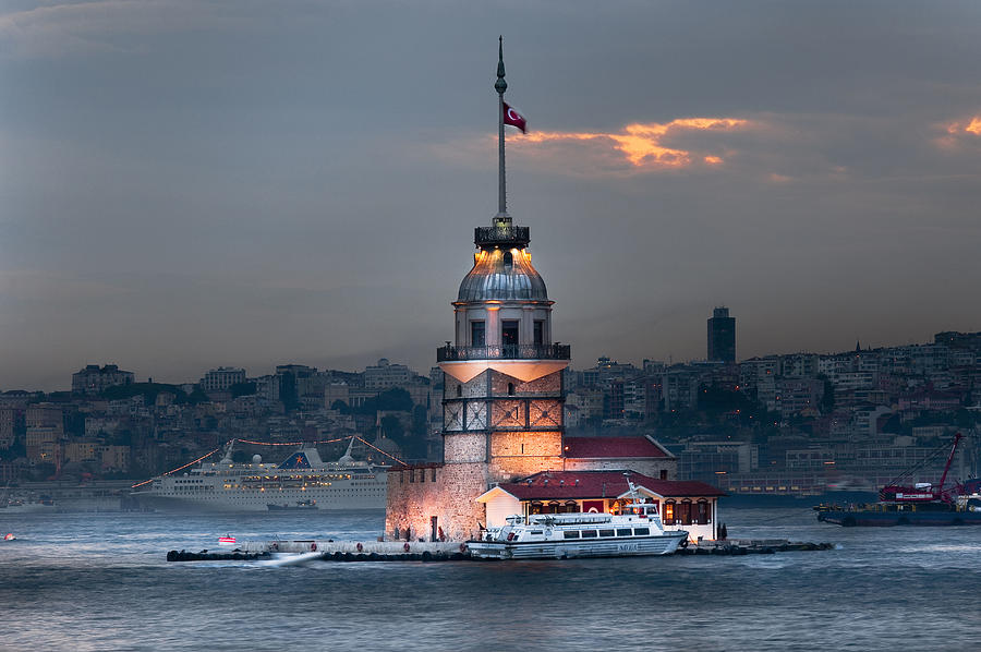 Leanders Tower, Istanbul, Turkey Digital Art by Anna Serrano