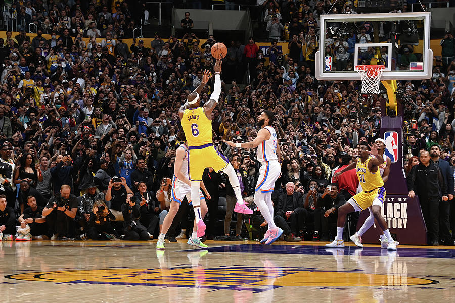 LeBron James Shoots to Break the All-Time Scoring Record Photograph by Andrew D. Bernstein