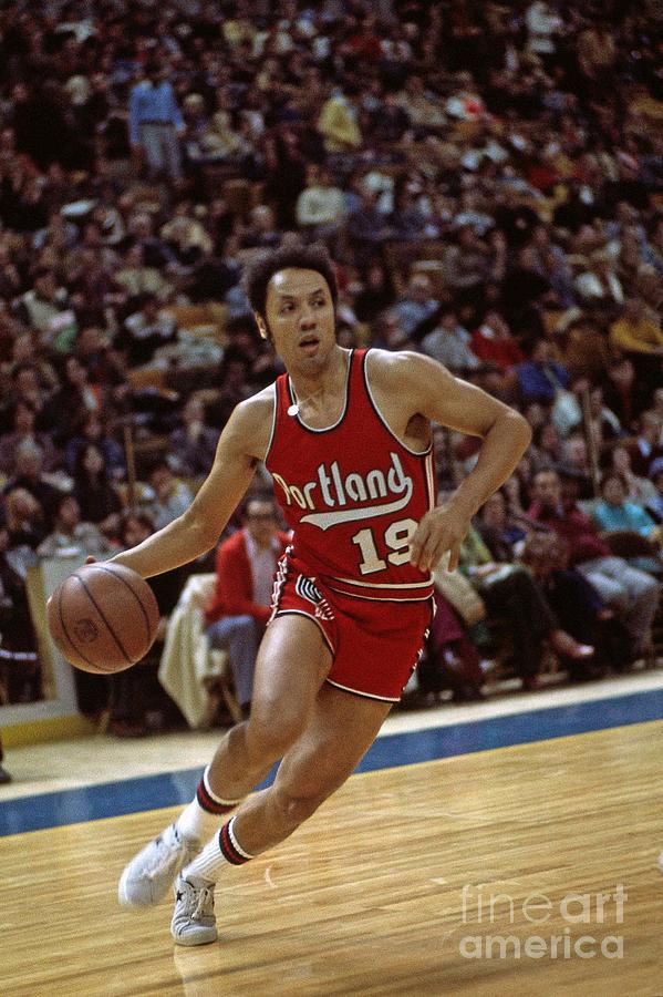 Lenny Wilkens Action Portrait Photograph by Andrew D. Bernstein