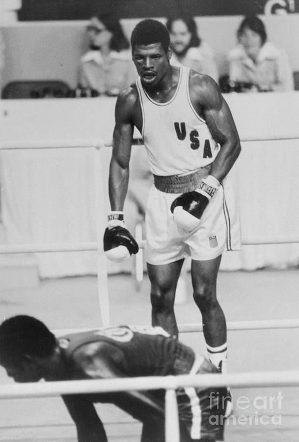 Leon Spinks Standing Over Sixto Soria Photograph by Bettmann