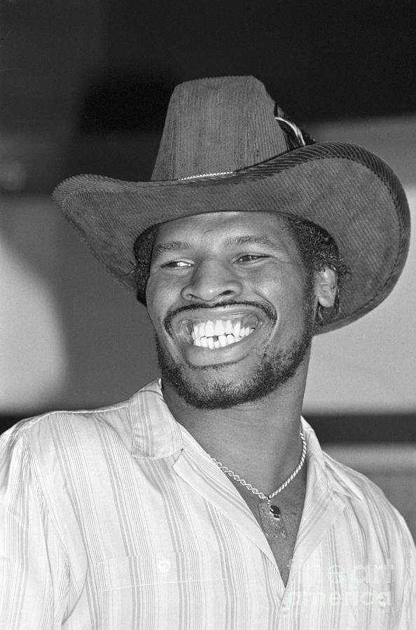 Leon Spinks Wdentures In Cowboy Hat Photograph by Bettmann