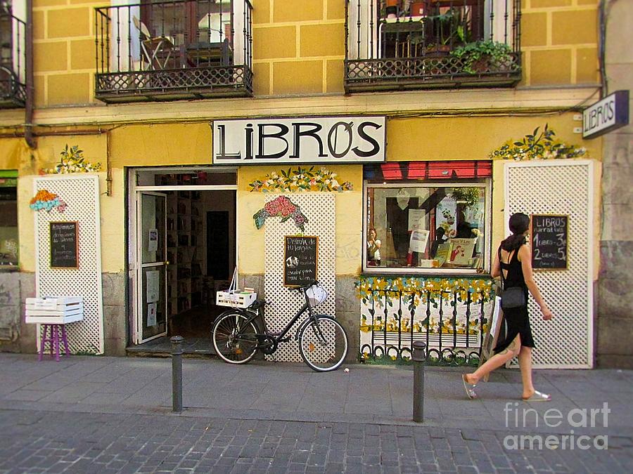 Libreria en Madrid by Julie Pacheco-Toye Libreria en Madrid by Julie Pacheco-Toye