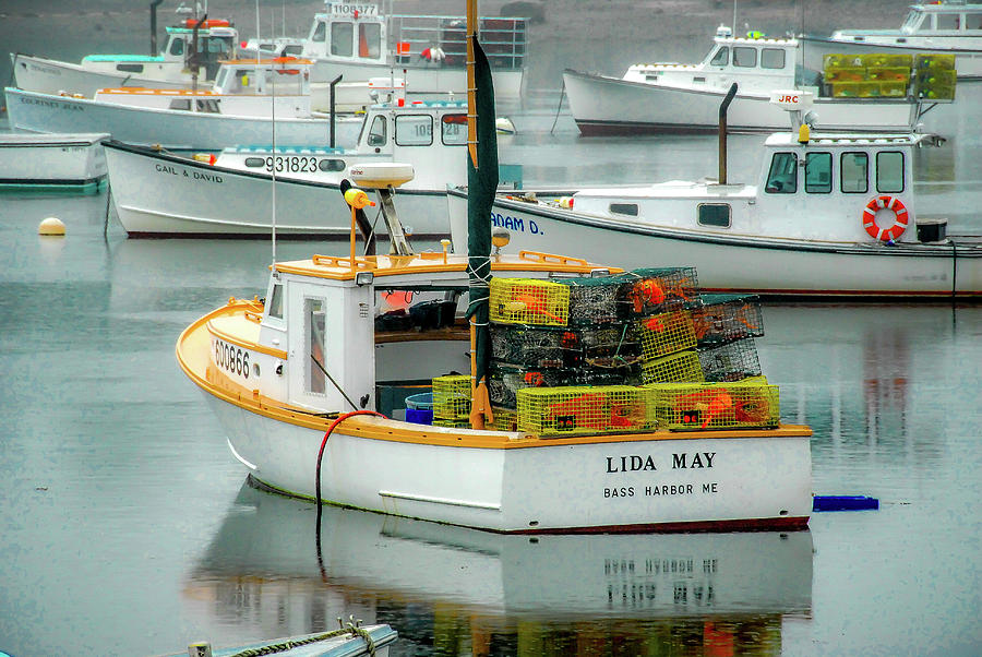 Acadia National Park Photograph - Lida May Lobster Boat Bass Harbor Maine by Stan Dzugan