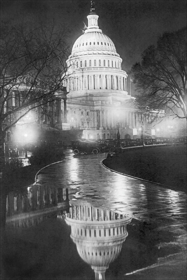 Light Rain on The U.S. Capitol Painting by Unknown