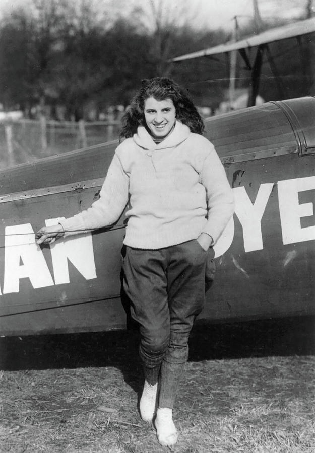 Lillian Boyer, Aviatrix And Wingwalker Photograph by Science Source