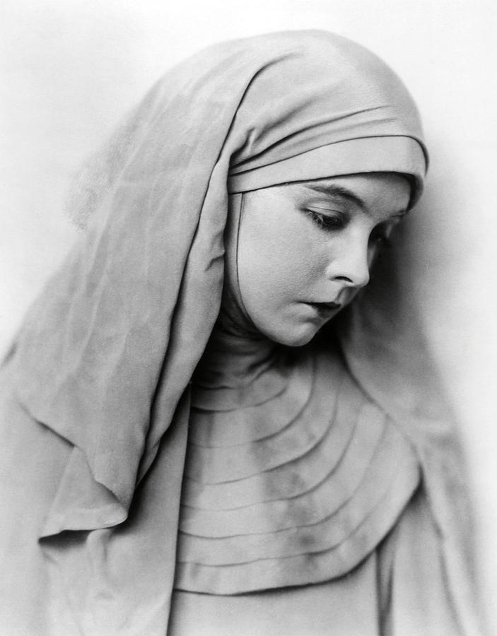 LILLIAN GISH in THE WHITE SISTER -1923-. Photograph by Album