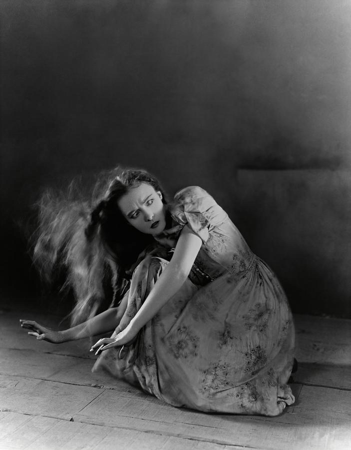 LILLIAN GISH in THE WIND -1928-. Photograph by Album