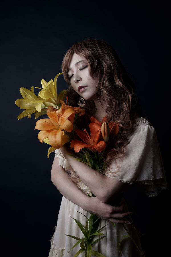 Lily Photograph - Lily by Hiroaki Suemasa