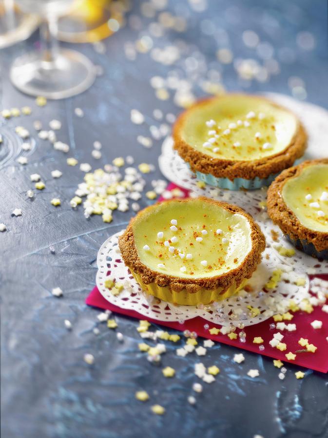Lime And Speculos Tartlets Photograph by Studio