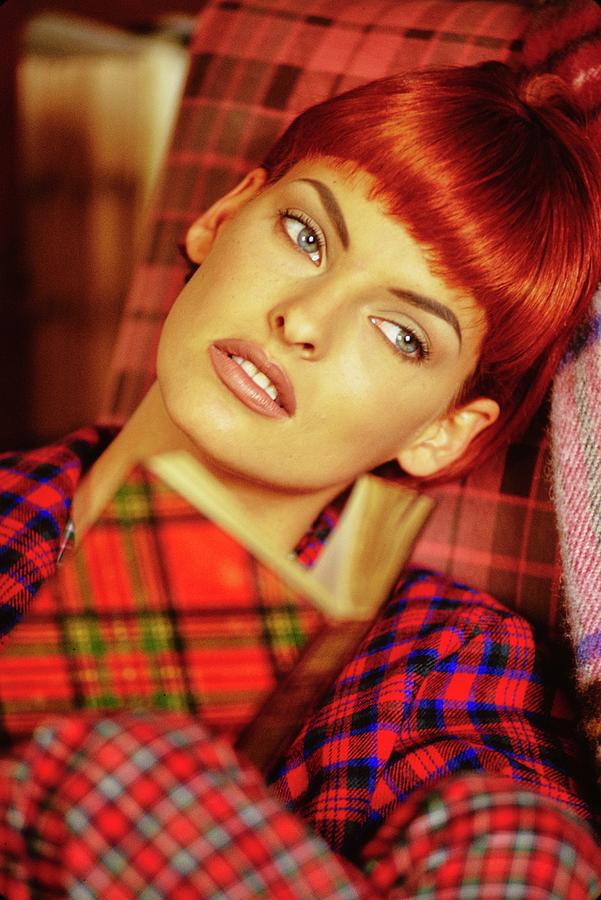 Linda Evangelista With Short Red Hair Wearing Photograph by Arthur Elgort