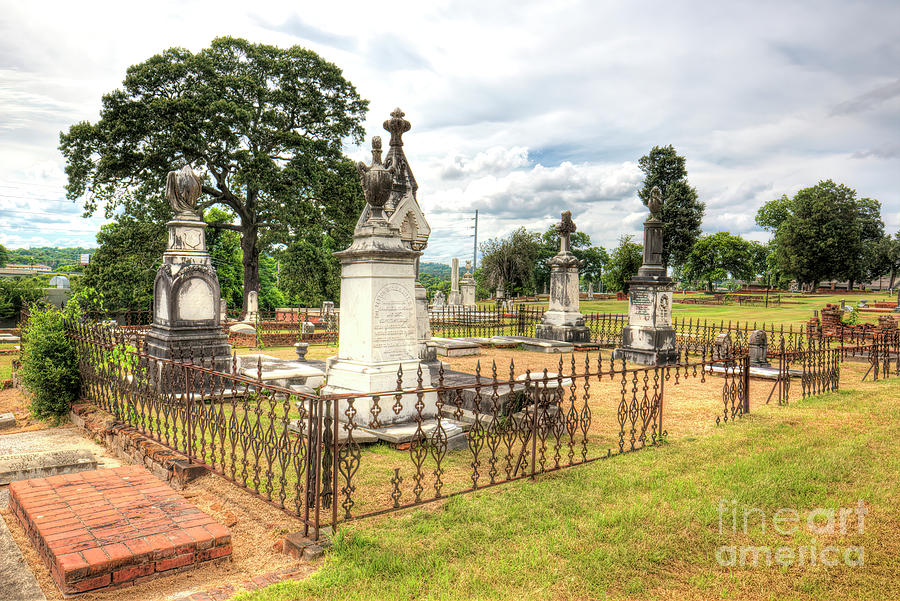 Linwood Cemetery, Columbus, Georgia Photograph by Felix Lai
