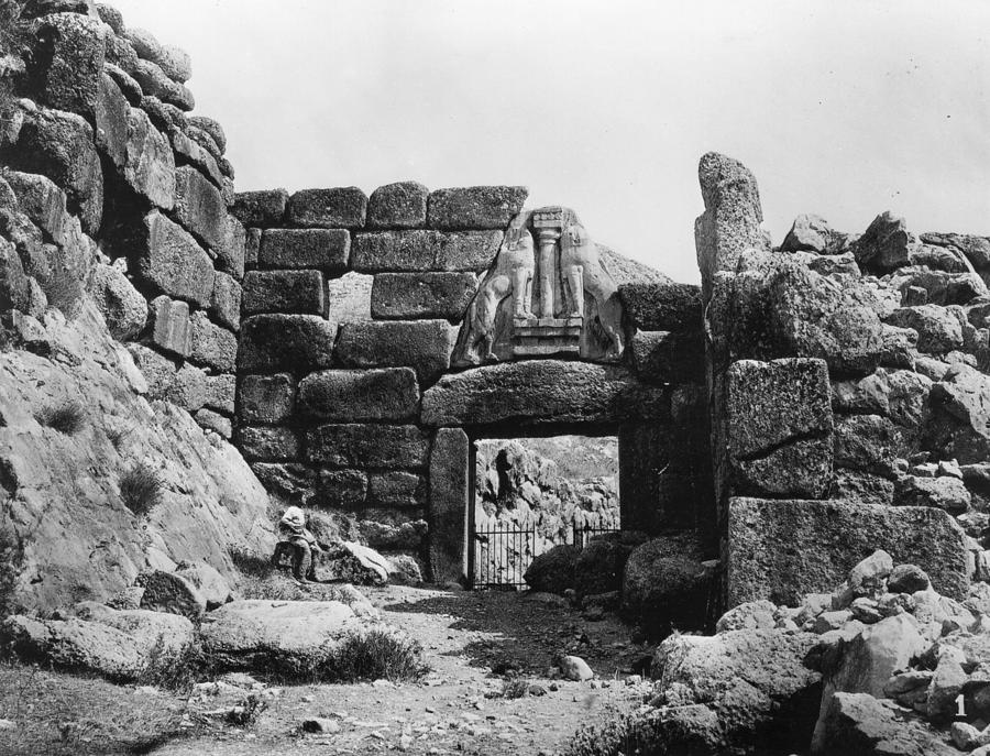 Lion Gate Photograph by Hulton Archive